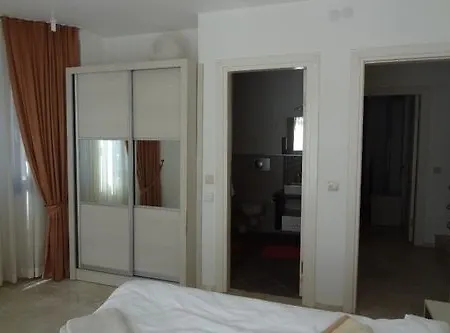 Villa Lets Go 1